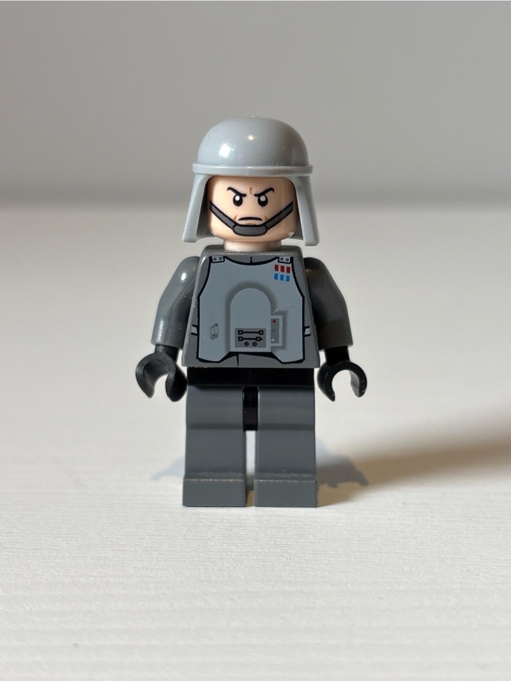 LEGO Minifigure - Imperial Officer with Battle Armor Chin Strap - sw0426 - 9509